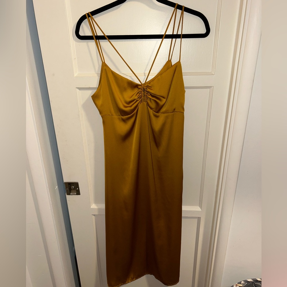 Size M Never worn Zara gold midi dress with spaghetti straps